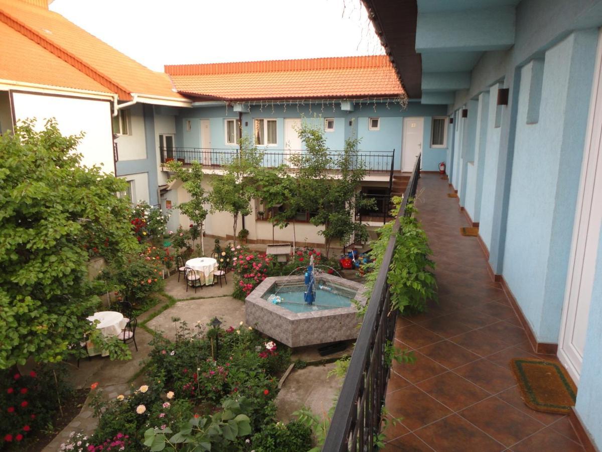 Hostel Tropical Drobeta Turnu Severin Exterior photo